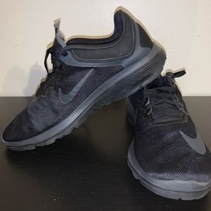 Nike Running FS Lite Run. Men’s Size 8. Slightly used, still in great condition.